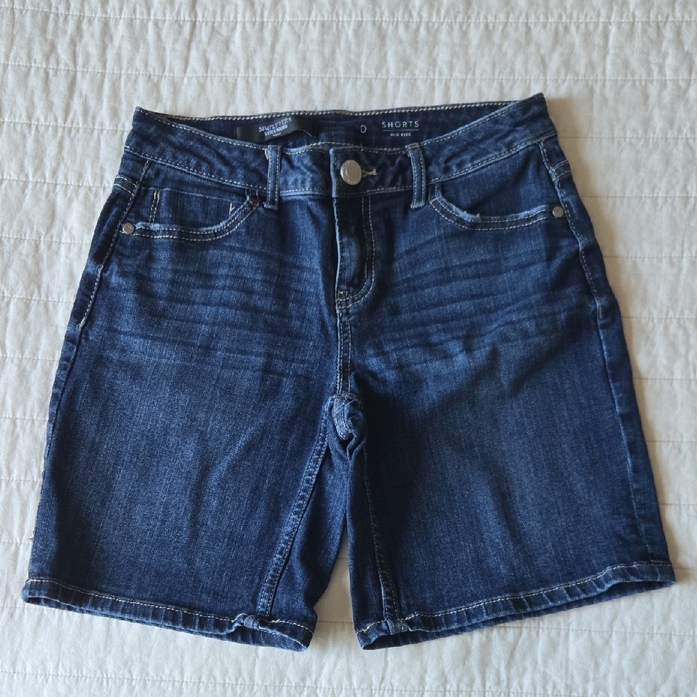Simply Vera Vera Wang Mid Rise Dark Wash Denim Bermuda Jean Shorts Stretch Sz 0 - Picture 2 of 16